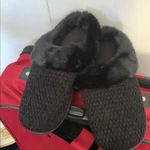 Cozy Black Fur-Lined Slippers